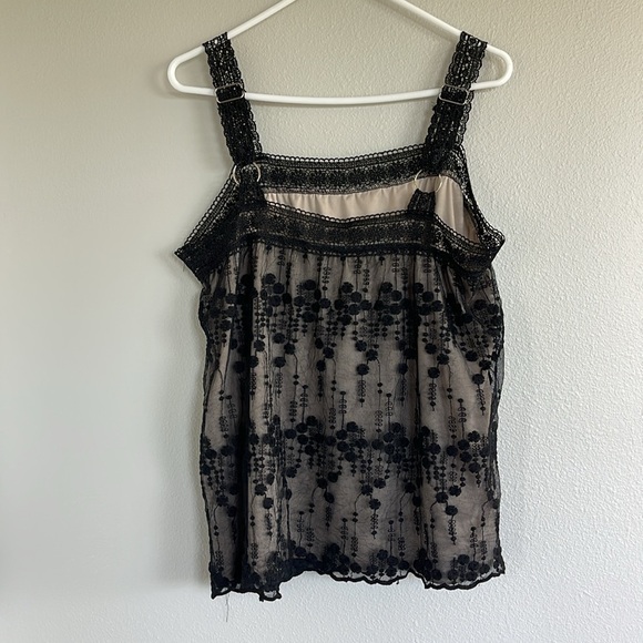Elegant Black Lace Women's Top - Picture 2 of 3
